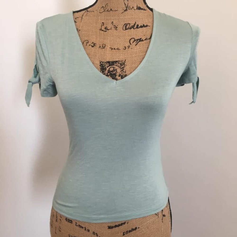 Forever 21 Mint/Light Teal Short Tie Sleeve Tee T-Shirt NWT
